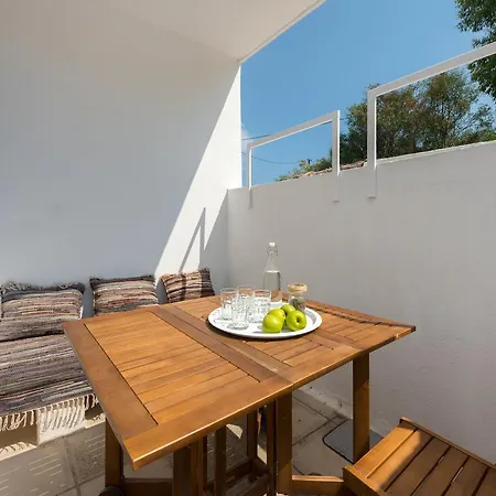 Vamare Beachfront House * Jenadi