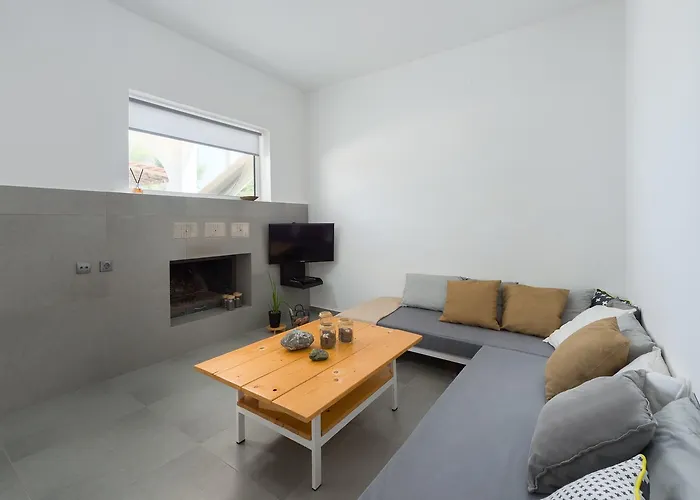 Vamare Beachfront House Dom wakacyjny Jenadi