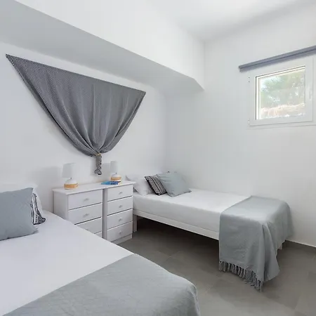 Vamare Beachfront House Gennadi