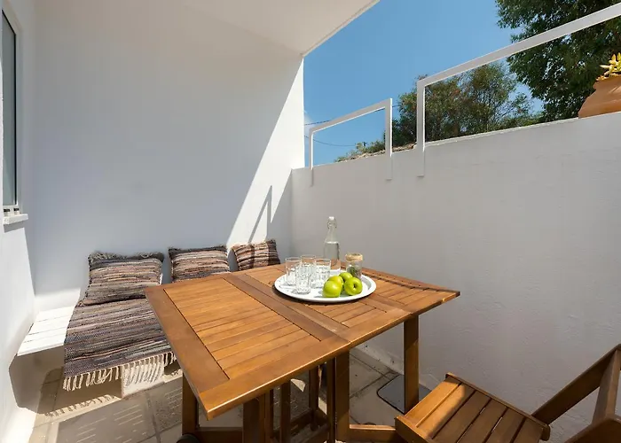 Vamare Beachfront House * 겐나디