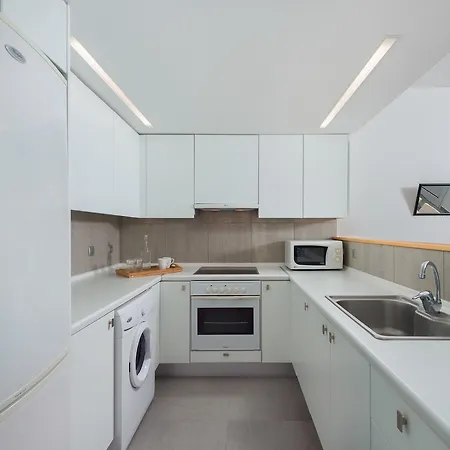 Vamare Beachfront House بيت للعطل